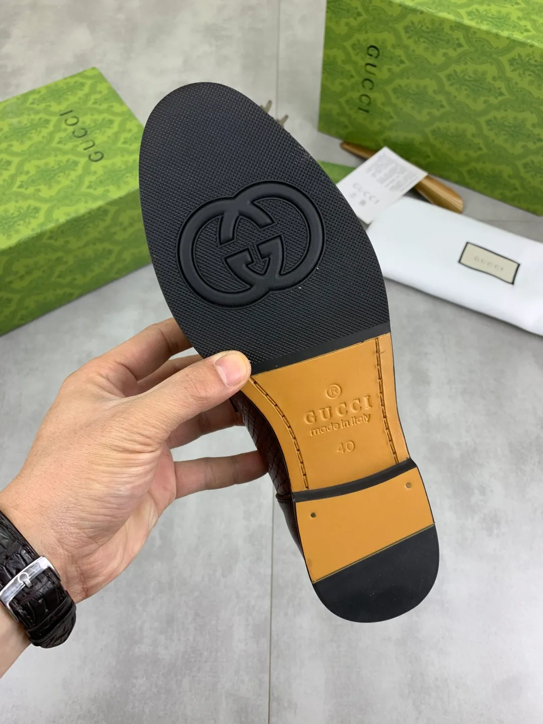 Men's Men's Shoes💰P580💰【New Style】Water-dyed Niuli Gucci's most popular selection of lazy slip-on leather shoes (Gucci) official website latest Gucci lazy leather shoes, hot style 💥 simple and elegant style, exclusive for trendy men. Unique official website latest brand original double G embossing Elements 👑 Original Gucci decoration, fashionable and elegant, fabric original calfskin ✅ fully imported first-layer cowhide lining, official website designated wear-resistant, rubber business outsole, classic model taken at the counter in real life 🎬38-44 black brown optional